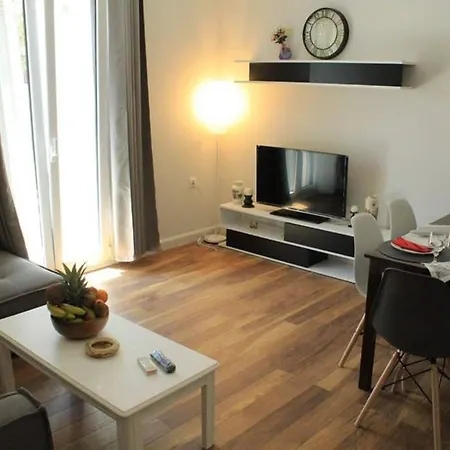 Jordi Apartment *